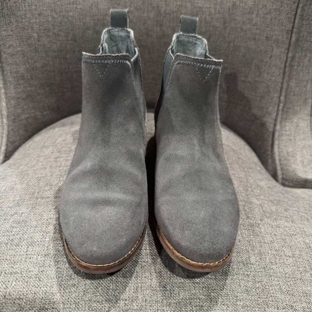 Women’s Gray & Tan Suede Ankle Boots